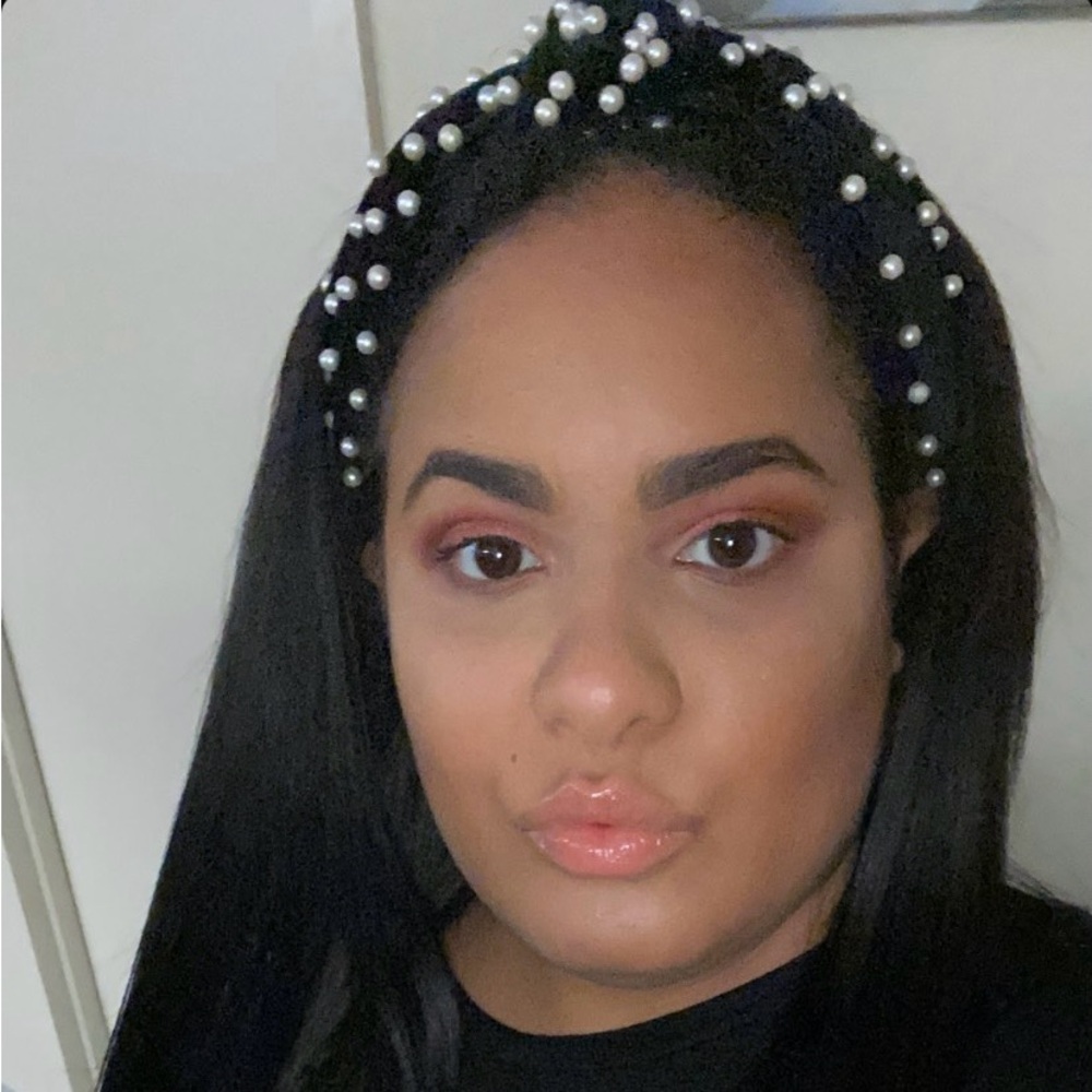 MEET THE SELLER/FAQ 💄👑❤️😍 (PLEASE READ)
